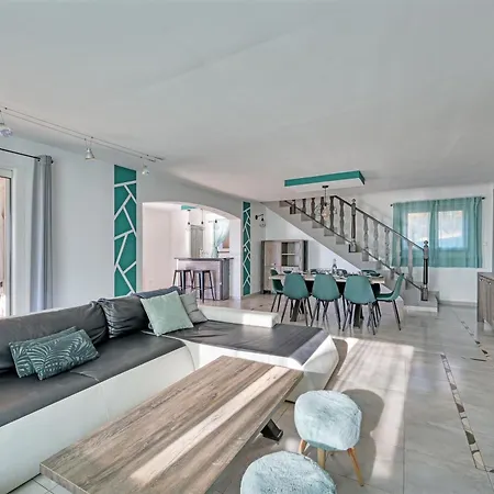 Holiday home Barbouillet - Maison Avec Piscines Partagees Joyeuse